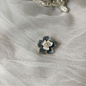 Flower brooch_small size